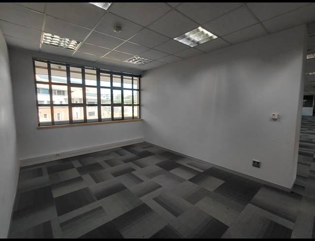 1,091M² OFFICE TO LET IN BRYANSTON
